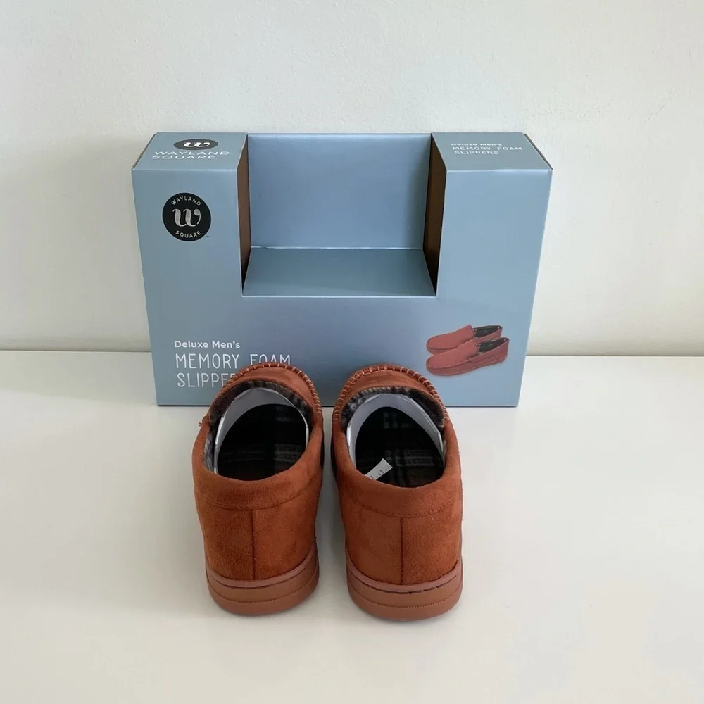 Wayland Square Deluxe Men’s Small Memory Foam Slippers Slip-on Non-Slip Sole 6-7